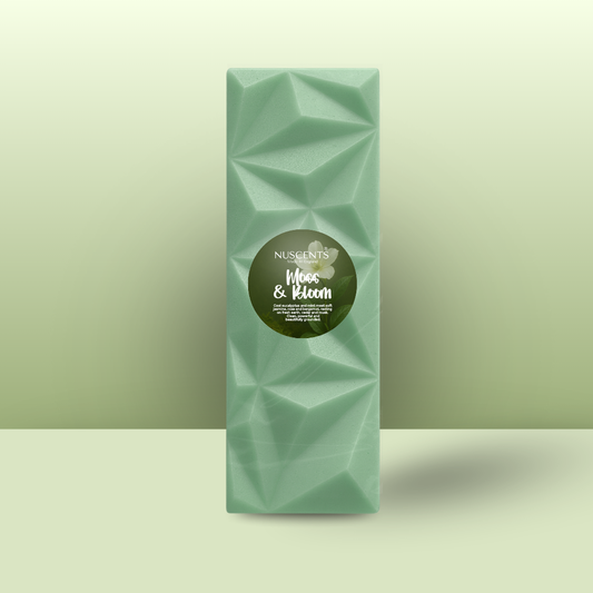 Moss & Bloom wax melt snap bar XL with geometric design and green label